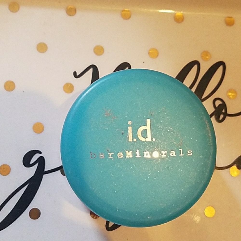 SALE💎Bare Minerals in medium beige💎
